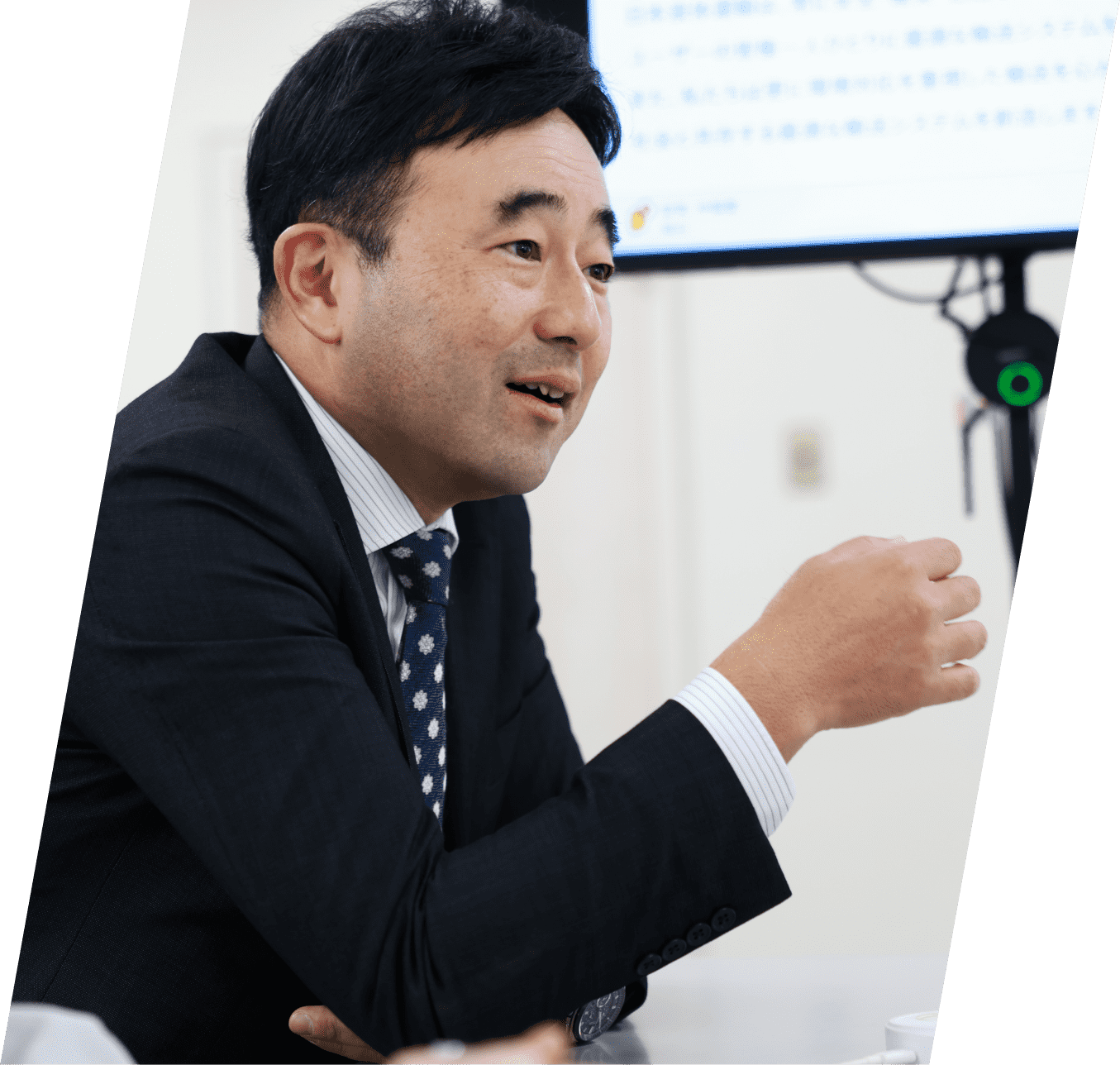 少しにこやかに話す社長の様子